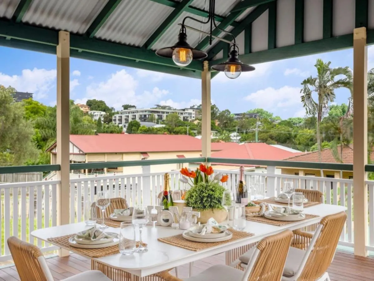 Holiday home Inner City 6Br Family Friendly House Highgate Hill Brisbane Australia
